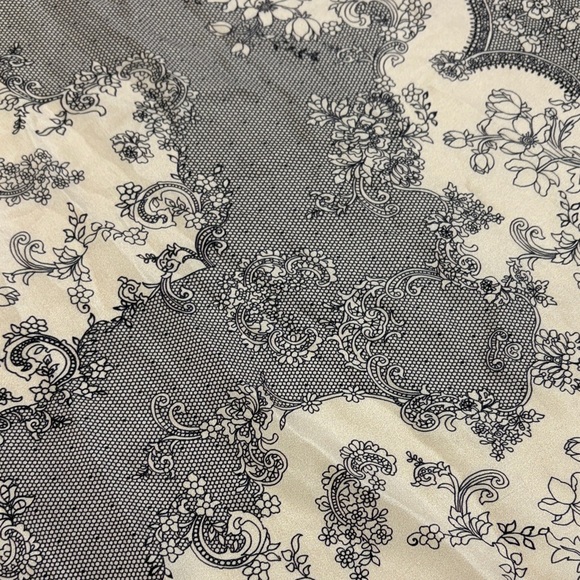 Ann Taylor Black & Cream Lace Print Large Silk Scarf - Picture 8 of 13